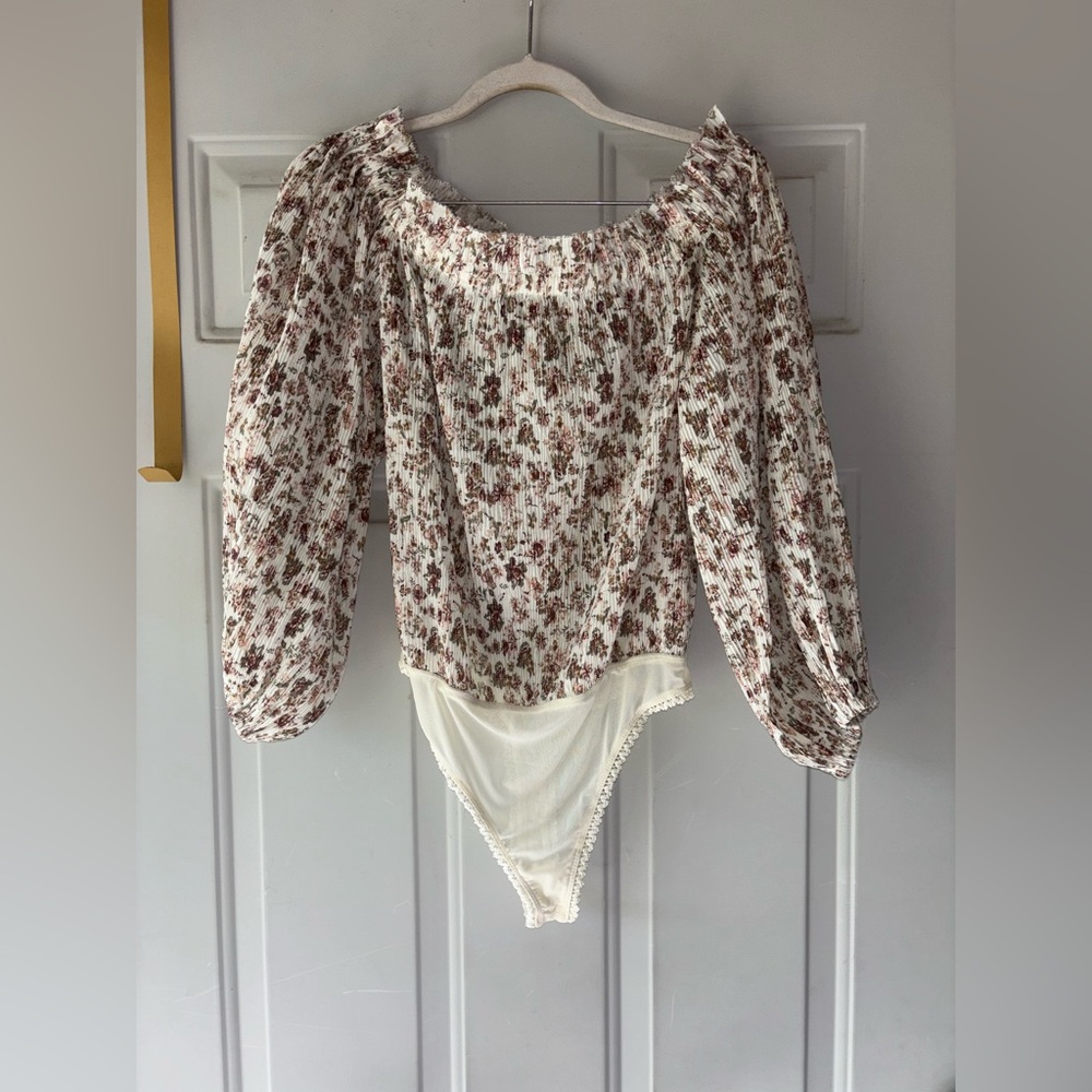 Free People floral pleated peasant bodysuit size XS